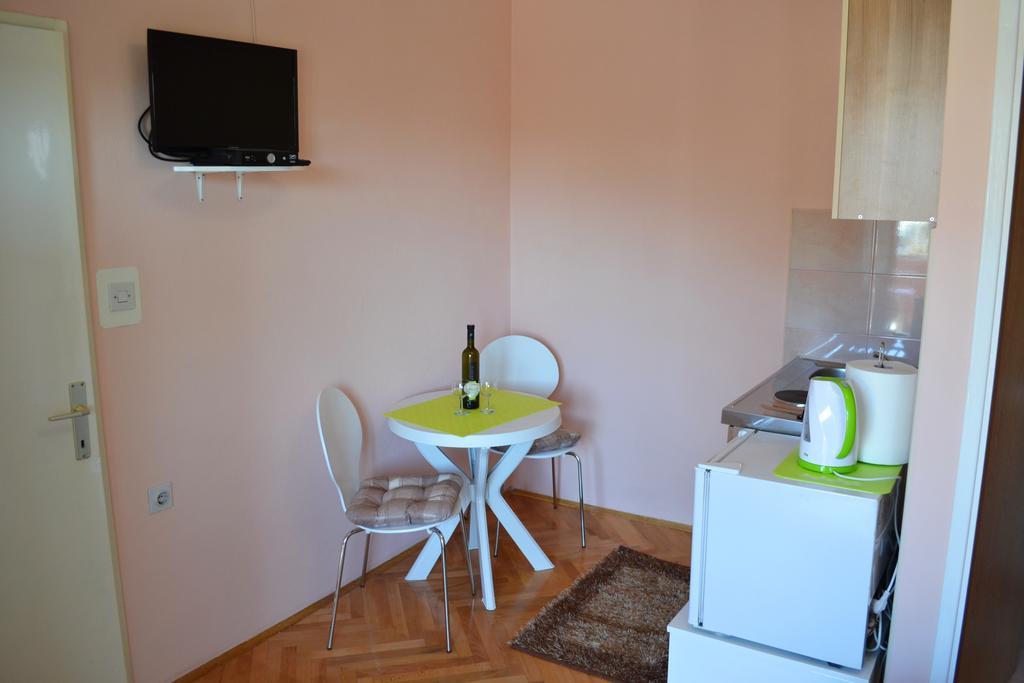 Apartment And Rooms Toka Zadar Oda fotoğraf